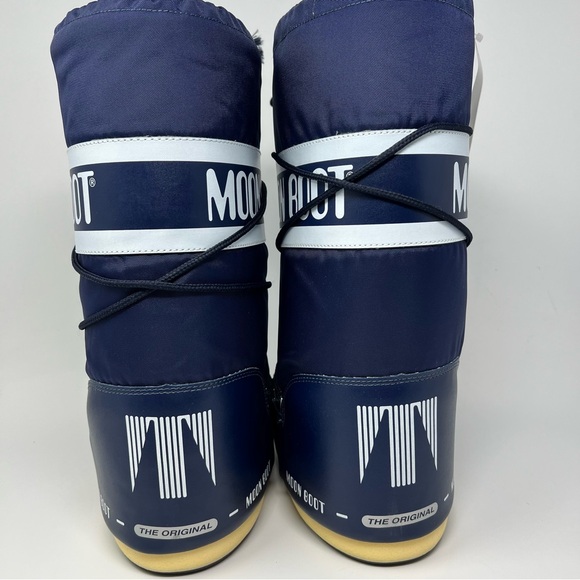 Icon Moon Boots - Picture 5 of 9